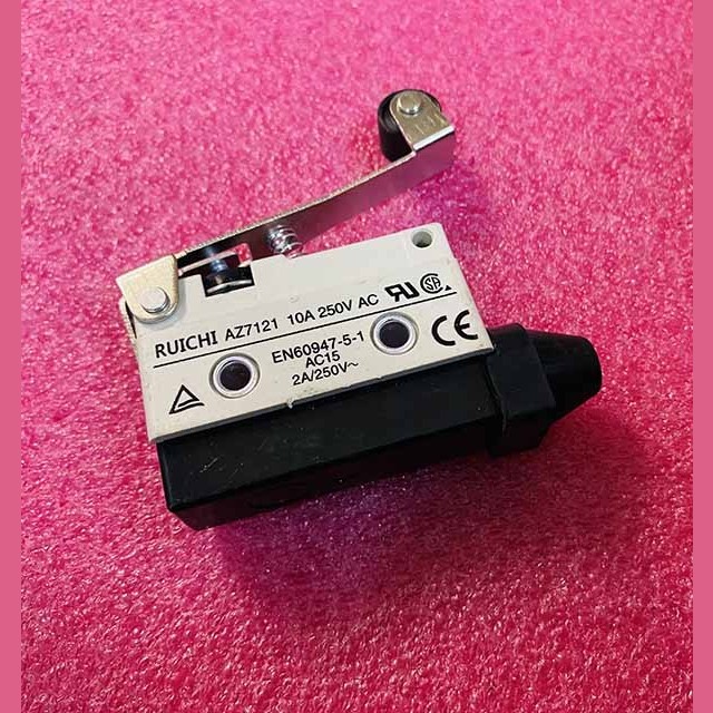 Выключатель путевой AZ-7121 рычаг с роликом 10A 250V AC RUICHI