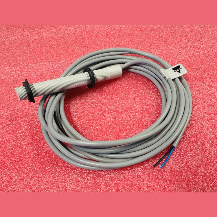 Датчик магнитный индуктивный бистабильный NC M12 230VAC 3А FMPB23M5 Carlo Gavazzi