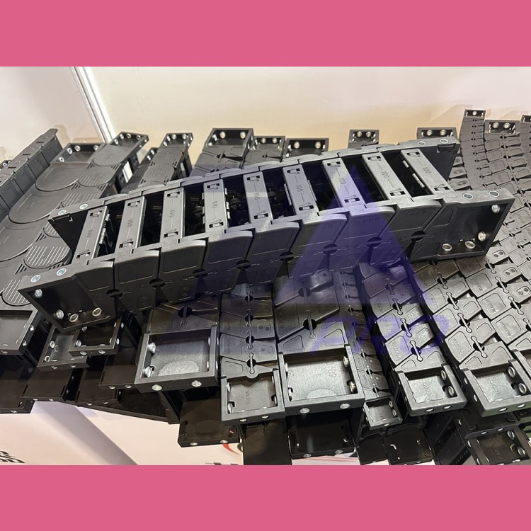 Промышленные пластиковые кабель-каналы (кабельные цепи, пр-во Китай)