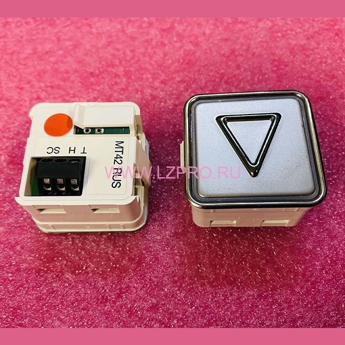 Модуль кнопочный "стрелка" красная подсветка MT42 VIII Schaefer ЩЛЗ