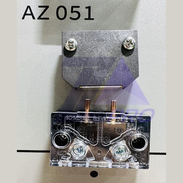 Выключатель (контакт дверей) AZ 051 SCHMERSAL