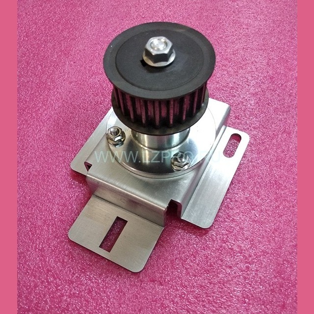 Шкив (натяжной ролик) энкодера привода дверей D2000 LO с кронштейном FAA198AL2 Otis