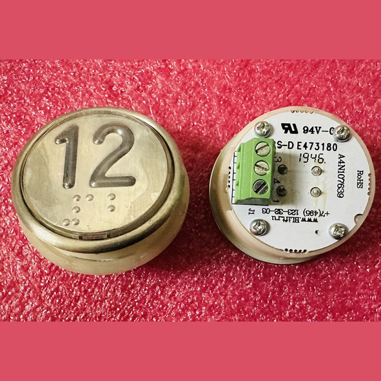 Кнопочный модуль с шрифтом Брайля 12 разъём под винт A4N107639 MA2D04-D-R-12 ЩЛЗ КМЗ