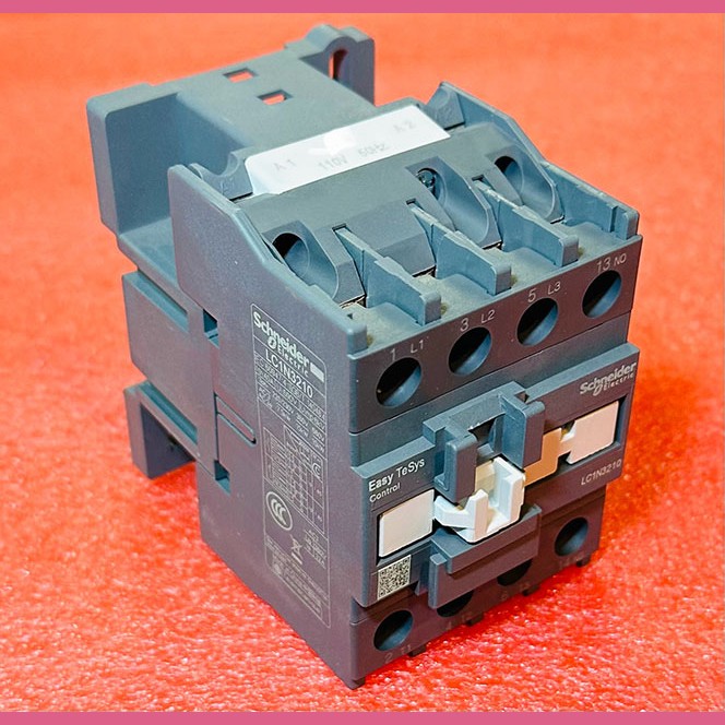 Контактор 32А 220V 1NO LC1E3210M5 LC1N3210M5N Schneider Electric