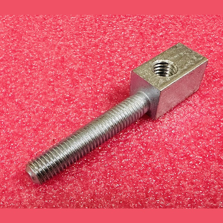 Шпилька крепления створки двери 0411Е.06.05.102 ЩЛЗ