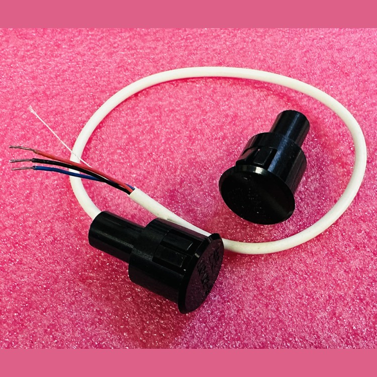 Извещатель охранный точечный магнитоконтактный переключающий ИО 102-6 П ПАШК.425119.040