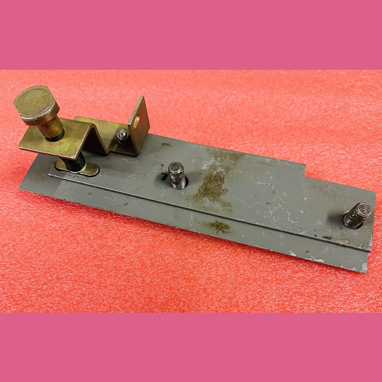 Упор со стопором в сборе проем 650мм 372.03.10.080М КМЗ