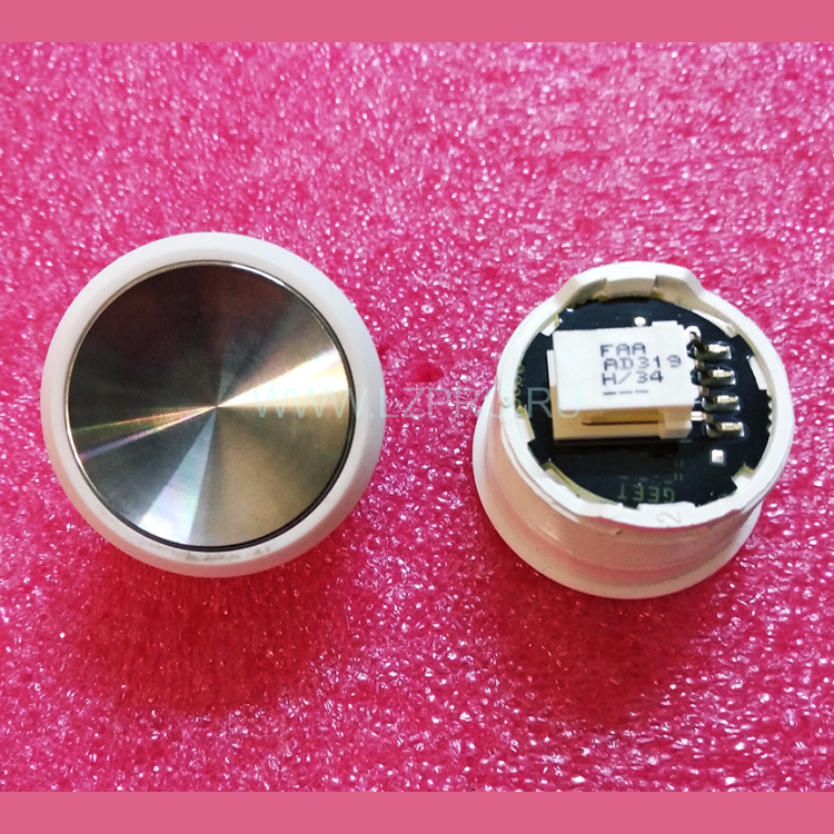 Кнопка (без подсветки, ,белый ореол, шлифованная, AMP разъем для MCS220) FAA25090AD319 Otis