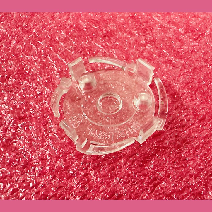 Держатель толкателя кнопочного модуля низкий KM857787H01 Kone