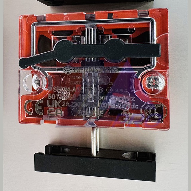Выключатель (door contact) SEL54-A1Z PC0-S 601.6369.188 BERNSTEIN