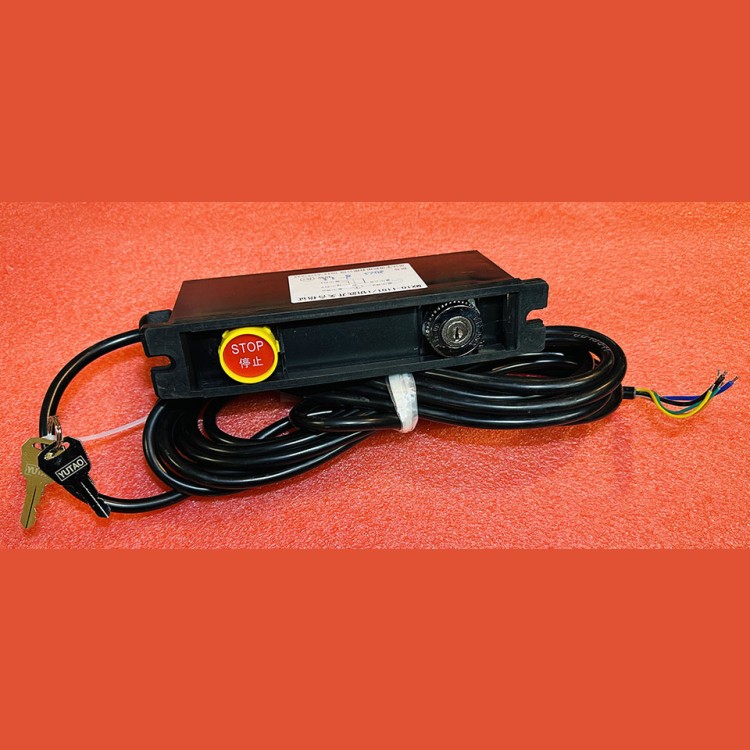 Панель управления с ключевиной и кнопкой STOP MX10-1101