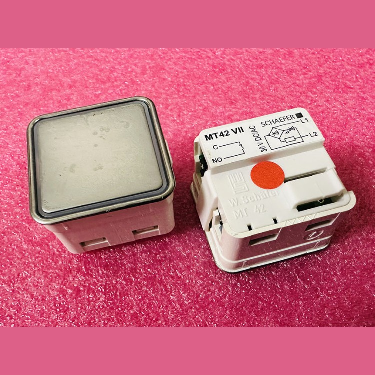 Модуль кнопочный без символов красная подсветка MT42 VII Schaefer