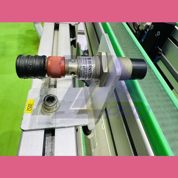 Датчик индуктивный KIN-M18PS/O16-KLS12 6502941004 BERNSTEIN