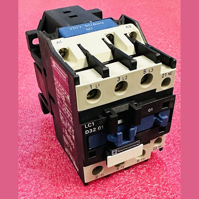 Контактор 220V LC1D3201M7 Telemecanique France