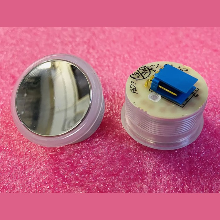 Кнопка (подсветка зеленый ореол, полированная, AMP разъем для MCS220) FAA25090AD112 Otis