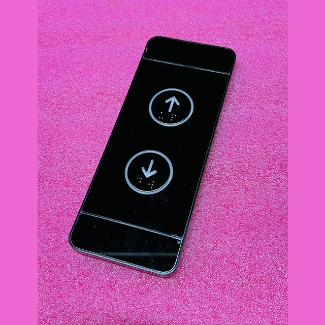 Вызывная панель (две кнопки с стрелками, 250х80х12мм) L.RTJS.2002.BM CC17M000111 AVOX GENEMEK