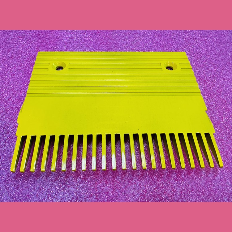 Гребенка алюминиевая желтая GD-AlSi12 центральная 22 зуба тип C TravelMaster KM5270418H02 Kone