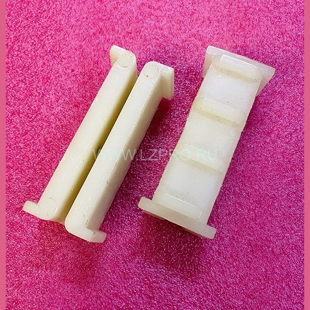 Вкладыш башмака противовеса паз 6мм L100мм (высота ребер 4,5мм) FAA380CP1 Otis