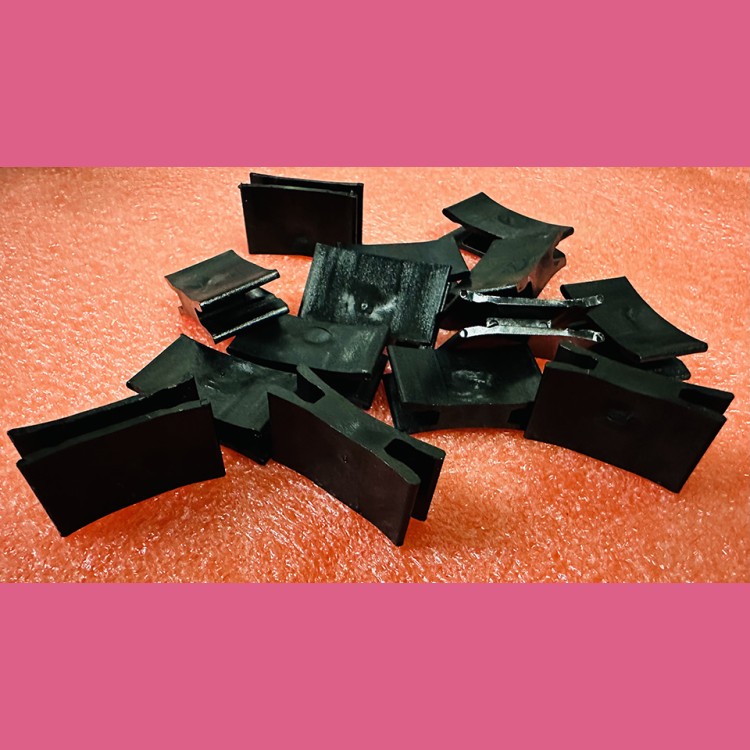 Вкладыш пластиковый башмака двери AGH-42 AGH-78 Fermator