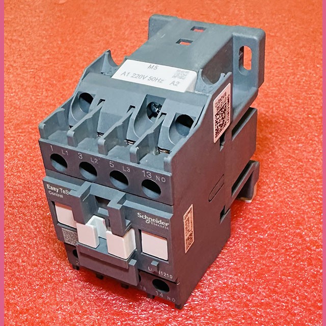 Контактор 220V 5,5kW 12A LC1N1210M5N Schneider Electric