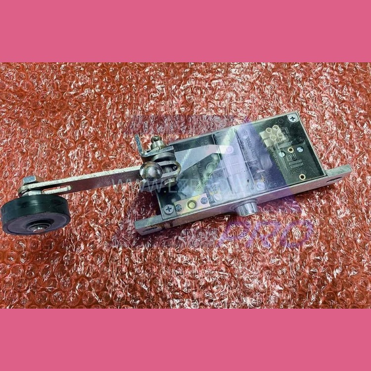 Замок двери (24Vcc, переднего действия, type 103) 03.103.0 FF Gervall