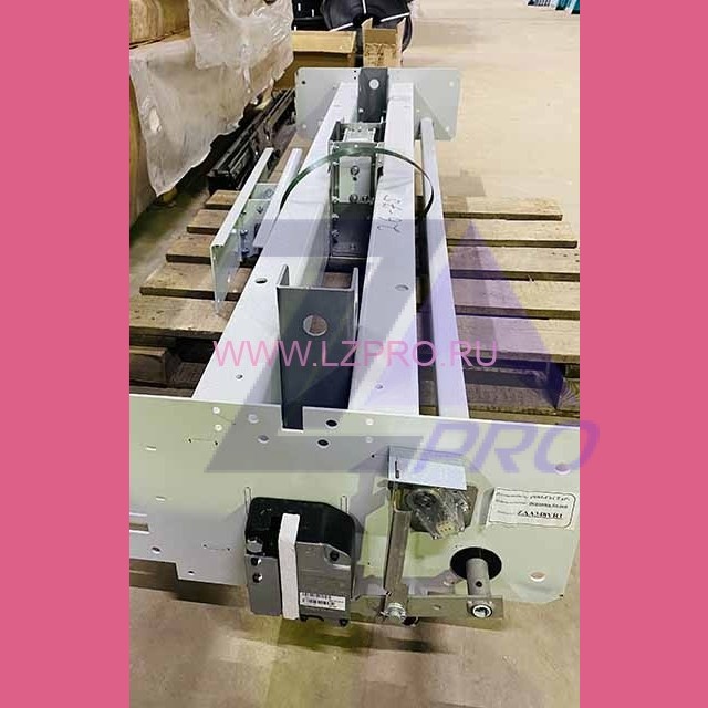 Комплект верхней балки кабины ZAA348VR1 Otis