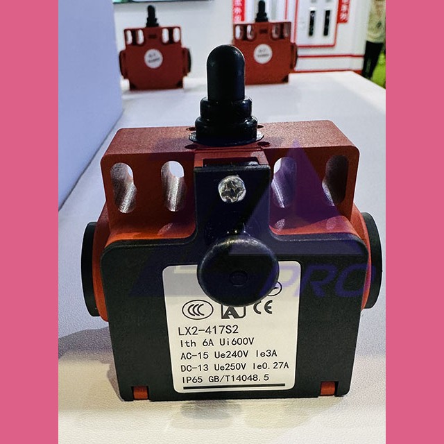 Выключатель с фиксацией LX2-417S2