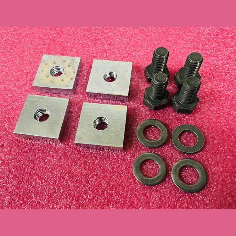 Комплект крепежа дверей шахты Selcom Wittur